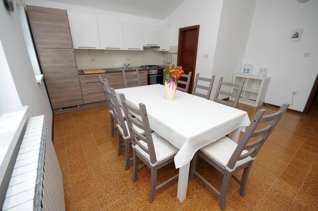 Apartament Vv Pula Quarto foto